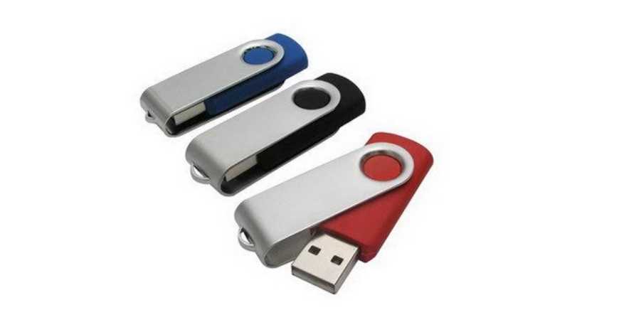 Tre chiavette USB di diverso colore personalizzabili | FullGadgets